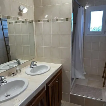 Marina 4 Adultes 4 Enfants Piscine Commune * Aigues-Mortes