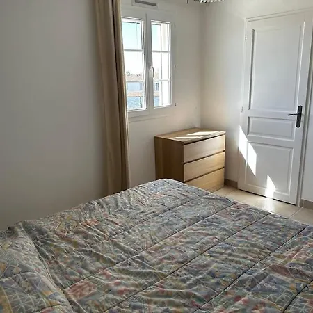 Marina 4 Adultes 4 Enfants Piscine Commune Apartment *