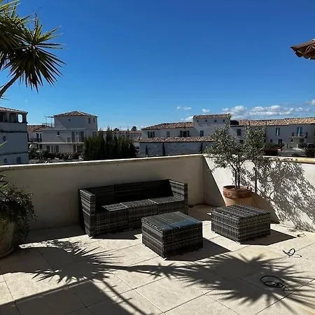 Marina 4 Adultes 4 Enfants Piscine Commune Apartment *